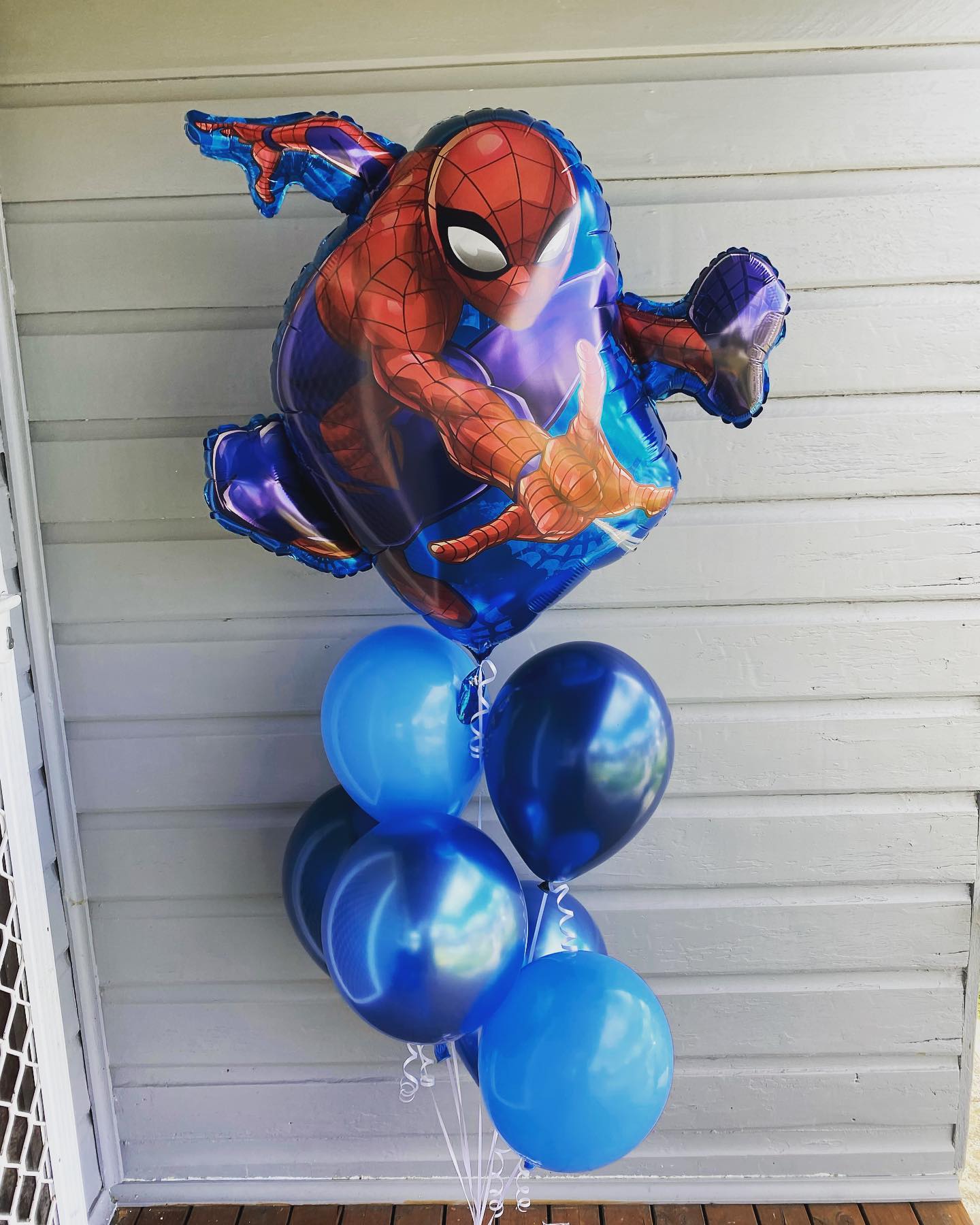 Super shape Character/Animal with balloon bouquet